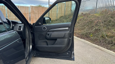 Land Rover Discovery 3.0 D300 R-Dynamic HSE 5dr Auto Diesel Station Wagon